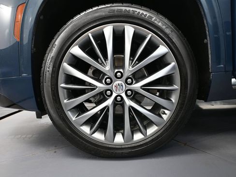 Used 2025 Buick Enclave Avenir AWD/4WD image 16