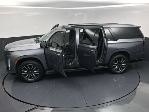 Used 2021 Cadillac Escalade ESV Sport Platinum AWD/4WD image 31