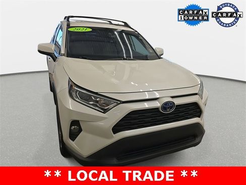 Used 2021 Toyota RAV4 XLE Premium image 2