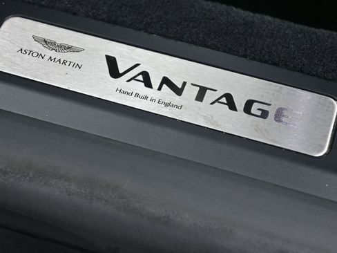 Used 2019 Aston Martin V8 Vantage Coupe image 12