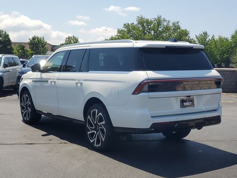 New 2027 Lincoln Navigator L Reserve AWD/4WD image 3