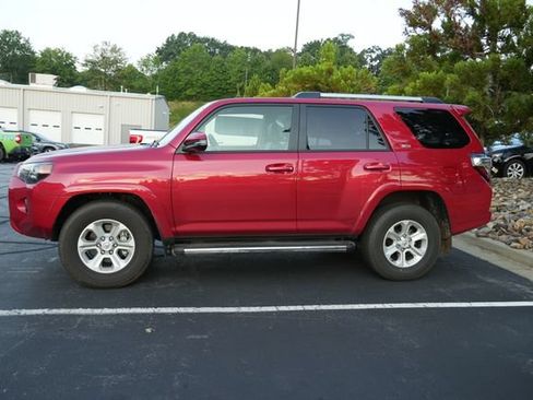 Used 2024 Toyota 4Runner SR5 Premium w/ Moonroof Package RWD image 7