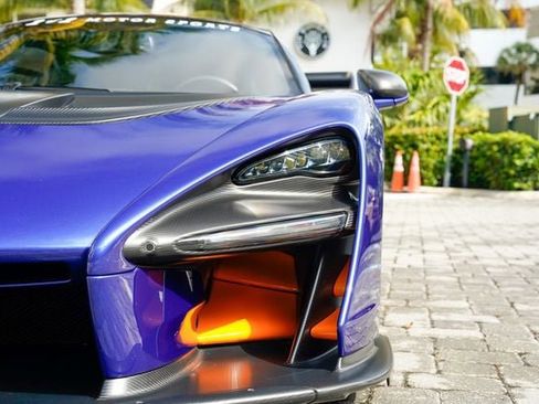 Used 2019 McLaren Senna image 40