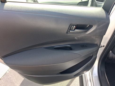 Used 2022 Toyota Corolla LE FWD image 19