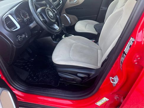 Used 2015 Jeep Renegade Latitude AWD/4WD image 10