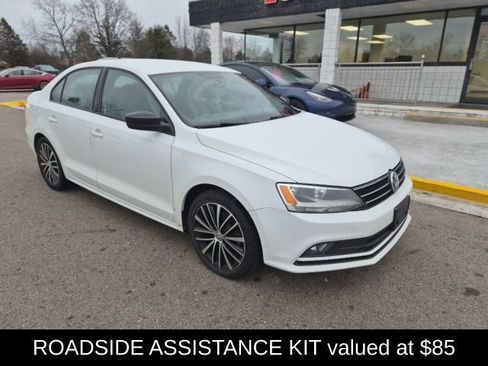 Used 2016 Volkswagen Jetta Sport image 3