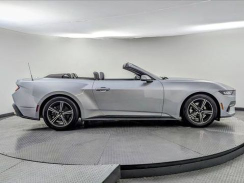 Used 2024 Ford Mustang Premium image 8