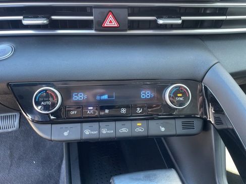 Used 2022 Hyundai Elantra SEL w/ Convenience + Premium Package image 15