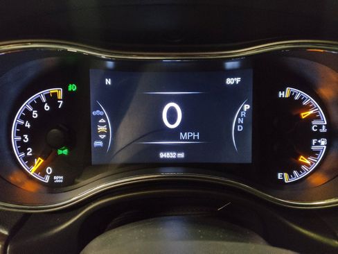 Used 2018 Jeep Grand Cherokee Limited RWD image 23