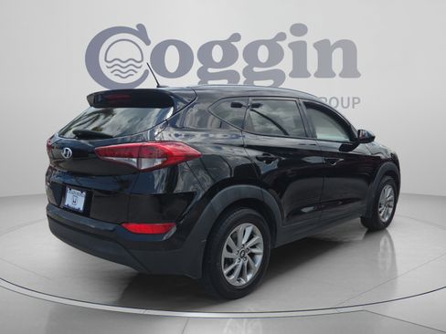 Used 2016 Hyundai Tucson SE w/ Option Group 02 FWD image 5
