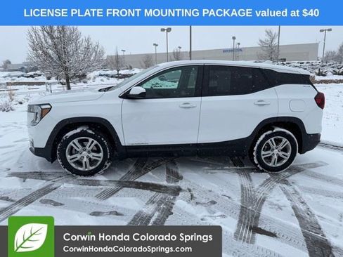 Used 2024 GMC Terrain SLE image 4