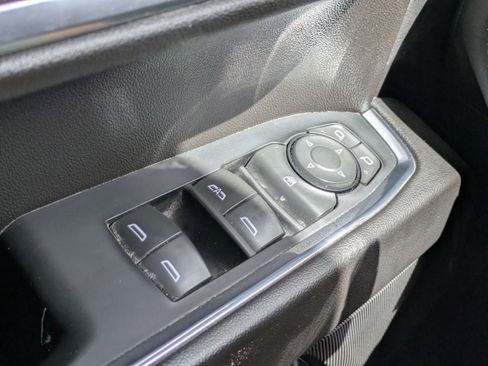 Used 2022 Chevrolet Silverado 1500 LT AWD/4WD image 26