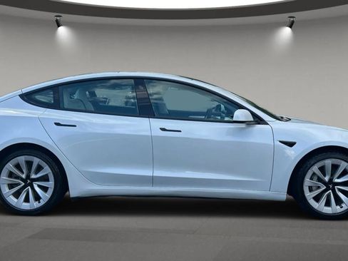 Used 2022 Tesla Model 3 Long Range AWD/4WD image 7