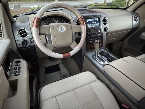 Used 2006 Lincoln Mark LT 4x4 image 15