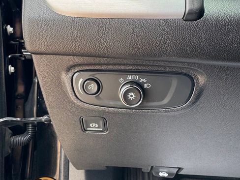 Used 2020 GMC Terrain SLE FWD image 19