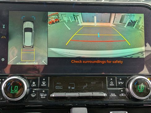 Certified 2024 Toyota Highlander Limited FWD image 20