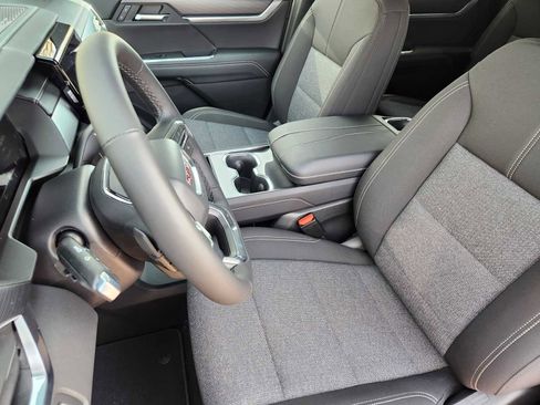 New 2025 GMC Acadia Elevation image 7