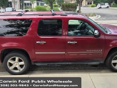 Used 2009 Chevrolet Suburban LTZ AWD/4WD image 2
