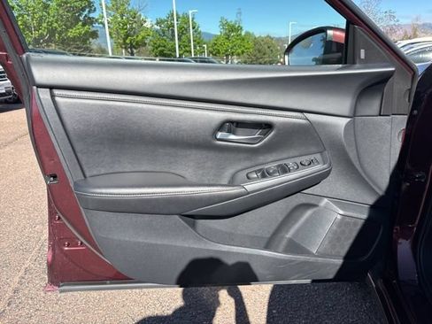 Used 2024 Nissan Sentra SV FWD image 7