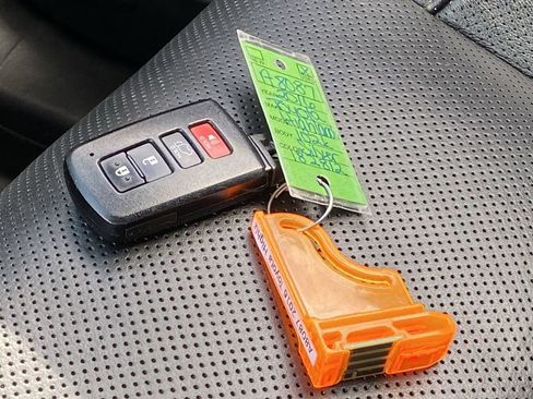 Used 2016 Toyota Highlander Limited Platinum image 34