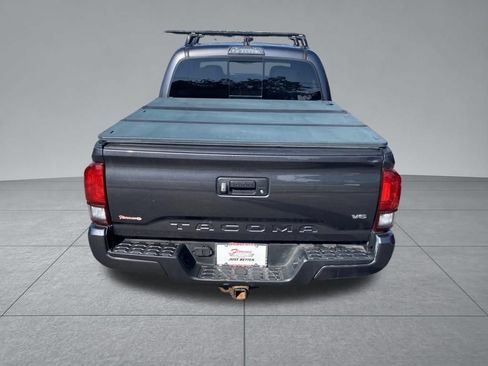 Used 2019 Toyota Tacoma TRD Sport AWD/4WD image 12