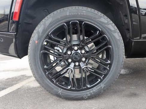 New 2025 Jeep Wagoneer Series II w/ Convenience Group I image 14