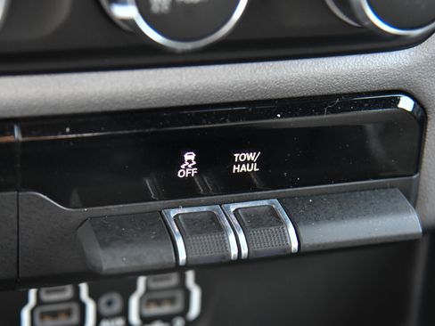 Used 2022 RAM 1500 Big Horn AWD/4WD image 28