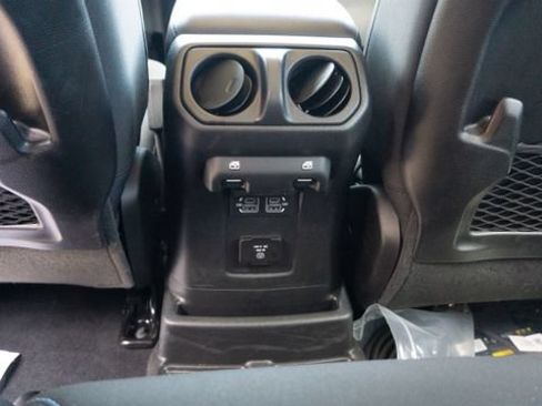 Used 2025 Jeep Wrangler Unlimited Rubicon 4xe w/ Convenience Group AWD/4WD image 14