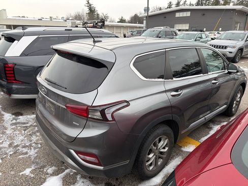 Used 2019 Hyundai Santa Fe SE image 4