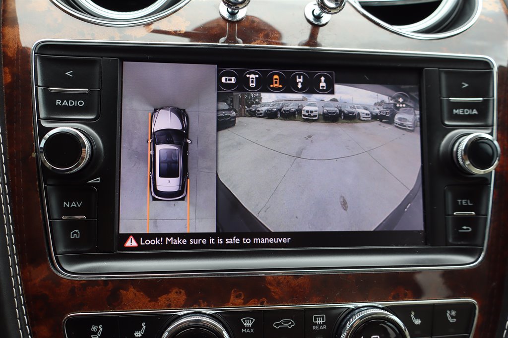Used 2017 Bentley Bentayga AWD/4WD image 42