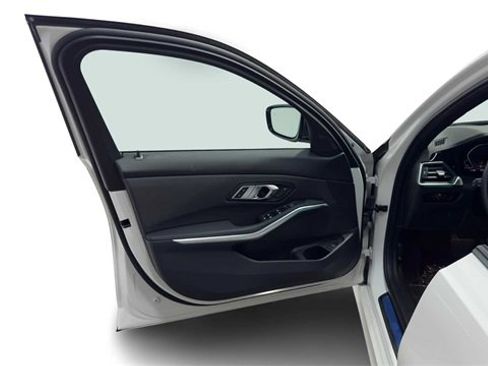 Used 2021 BMW 330i Sedan w/ Premium Package image 10