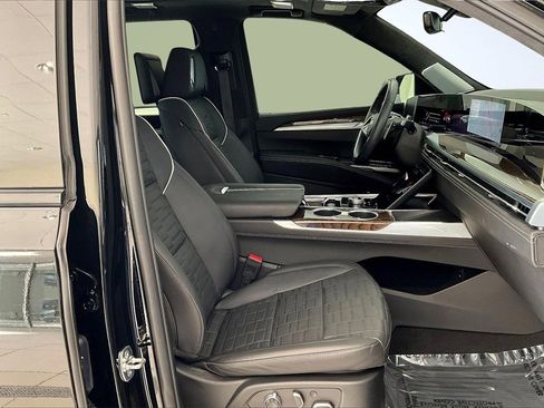 Used 2025 Cadillac Escalade Sport Platinum image 7