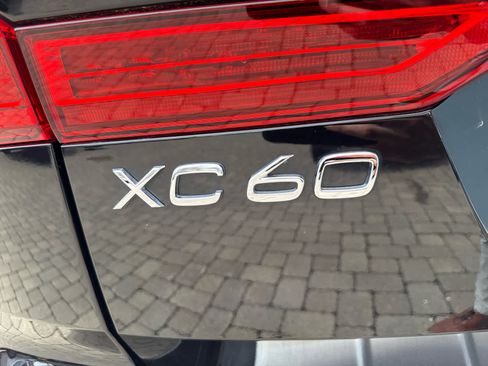 Used 2025 Volvo XC60 B5 Plus w/ Protection Package Premier image 16