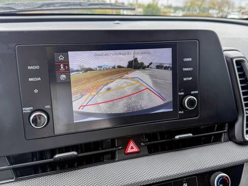 Used 2023 Kia Sportage LX image 17