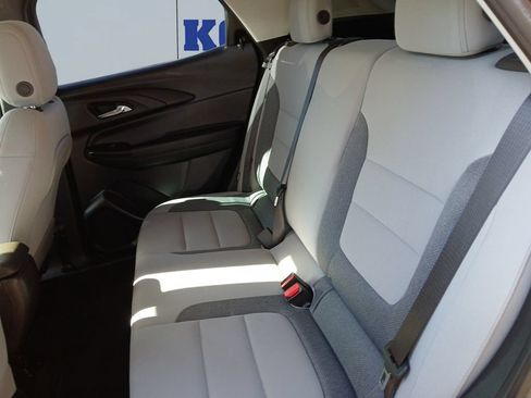 Used 2022 Chevrolet TrailBlazer LT w/ Convenience Package FWD image 16