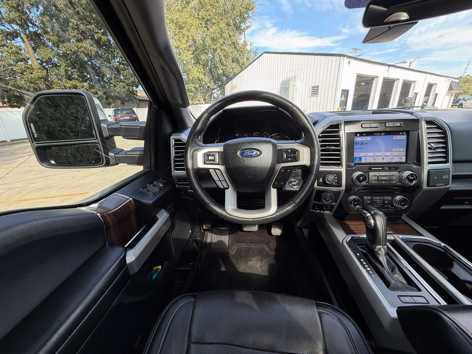 Used 2016 Ford F150 Lariat w/ Equipment Group 502A Luxury AWD/4WD image 2