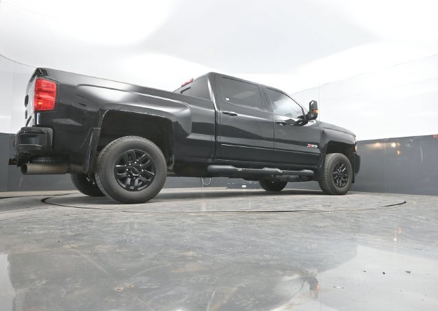 Used 2017 Chevrolet Silverado 2500 LTZ w/ Midnight Edition AWD/4WD image 44