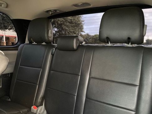 Used 2019 Toyota Sequoia SR5 AWD/4WD image 10