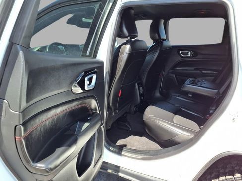Used 2025 Jeep Compass Trailhawk AWD/4WD image 26