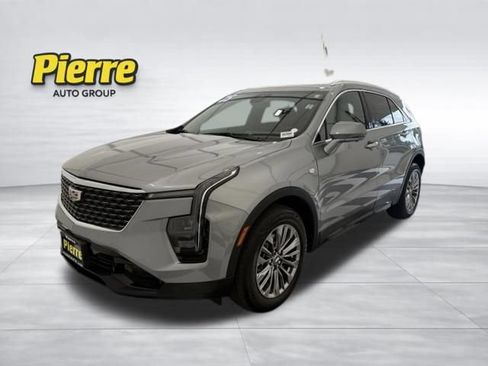 Used 2025 Cadillac XT4 Premium Luxury FWD image 1