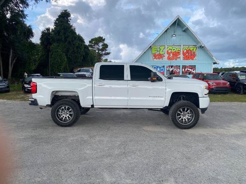 Used 2018 Chevrolet Silverado 1500 Custom w/ Custom Value Package AWD/4WD image 6