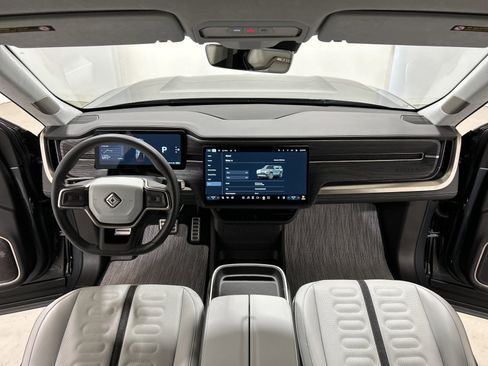 Used 2024 Rivian R1S Adventure image 27