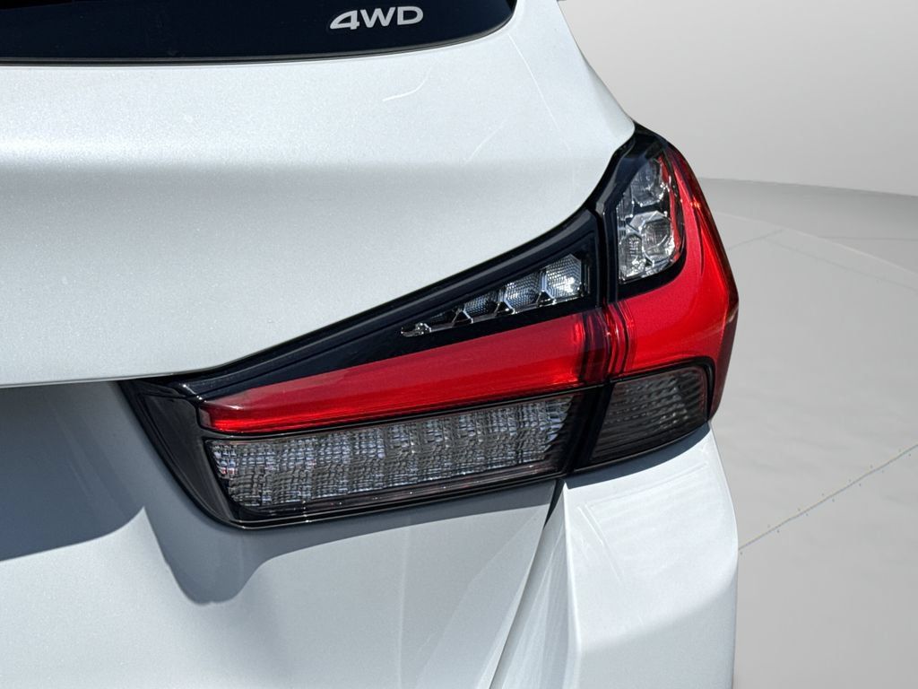 Used 2024 Mitsubishi Outlander Sport ES AWD/4WD image 19