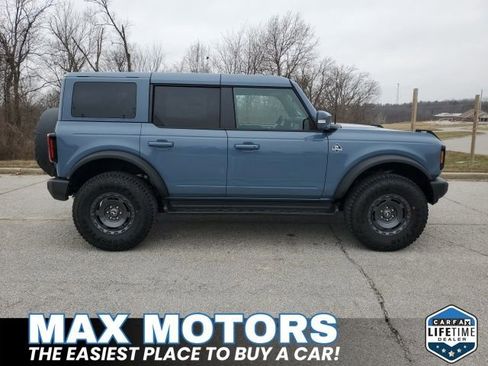 New 2025 Ford Bronco Outer Banks w/ Sasquatch Package AWD/4WD image 3