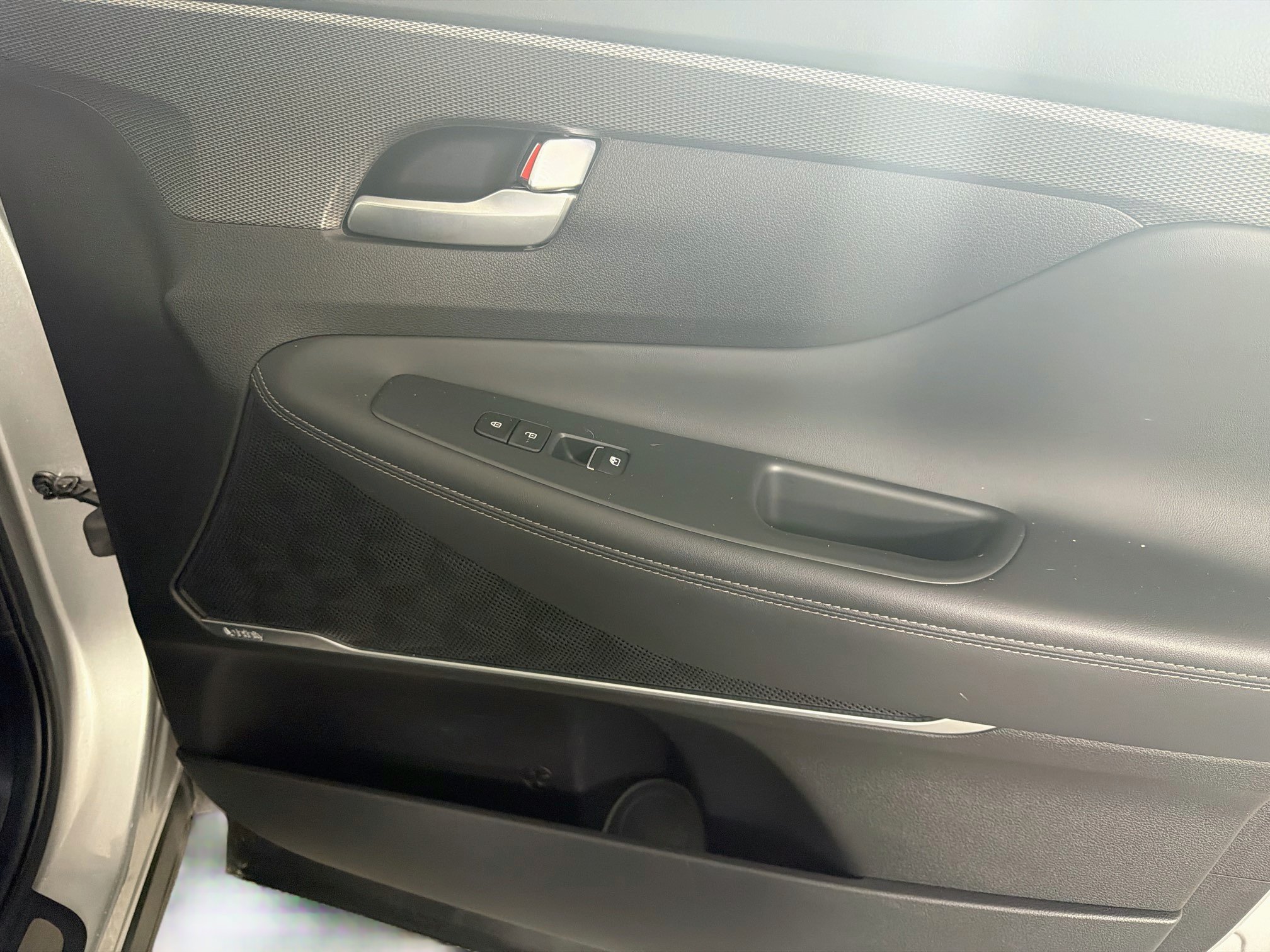 Used 2020 Hyundai Santa Fe Limited FWD image 32