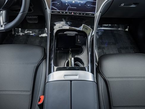New 2025 Mercedes-Benz GLC 350e 4MATIC image 29