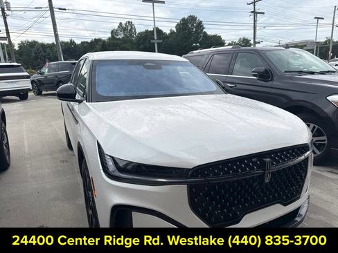 Used 2024 Lincoln Nautilus Premier w/ Jet Appearance Package AWD/4WD image 9