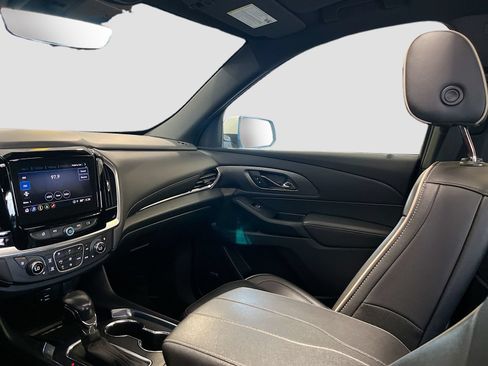Used 2022 Chevrolet Traverse Premier AWD/4WD image 23