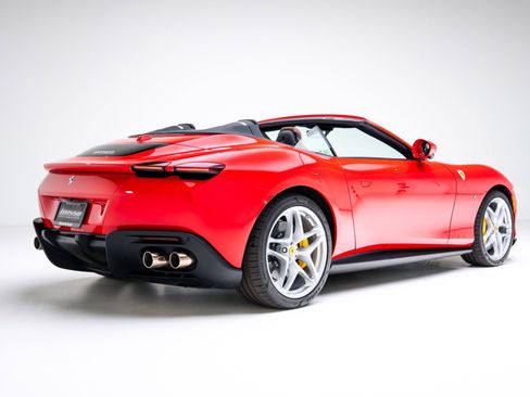 Used 2025 Ferrari Roma Spider image 31