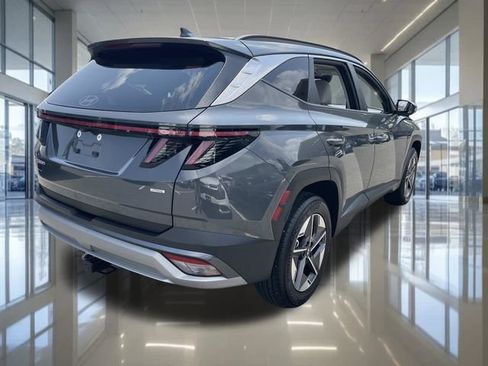 Certified 2025 Hyundai Tucson SEL AWD/4WD image 9